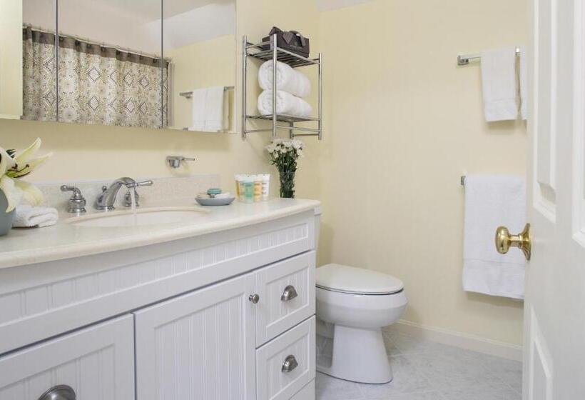 غرفة قياسية, Old Harbor Inn