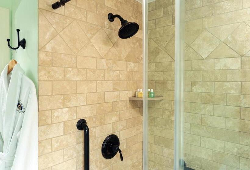 غرفة ديلوكس سرير كينج, Old Harbor Inn