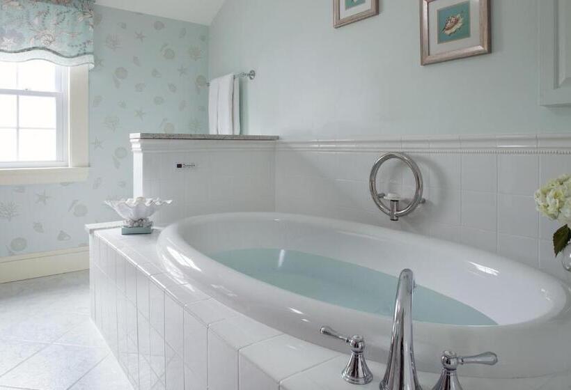 غرفة إدارية سرير كينج, Old Harbor Inn