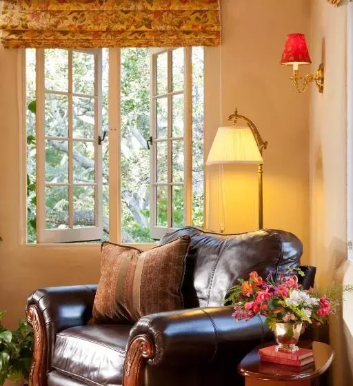 キングサイズベッドのスイートルーム, Old Monterey Inn