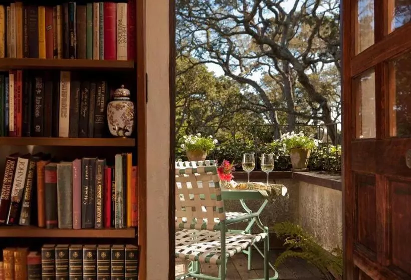 キングサイズベッドのスタンダードルーム, Old Monterey Inn