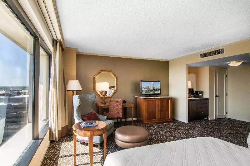 اتاق لوکس, Omni Las Colinas