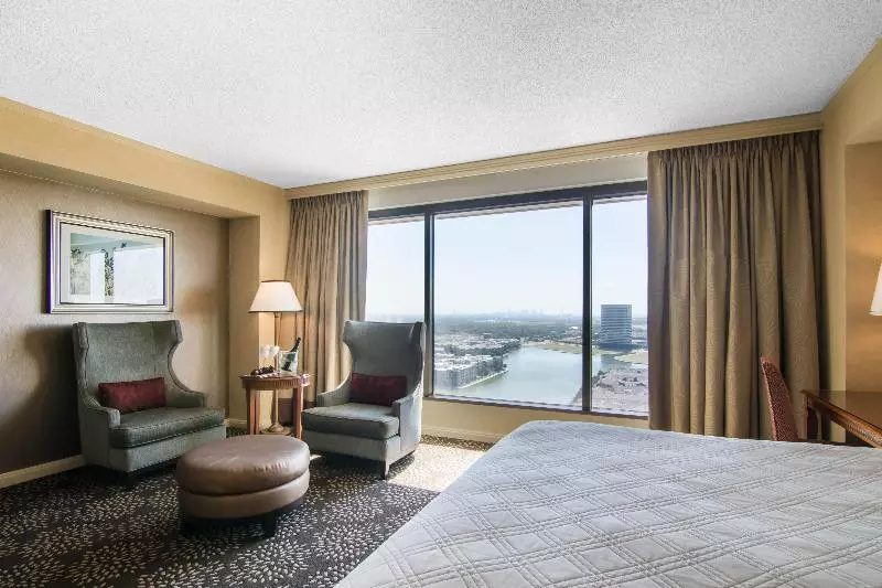 اتاق لوکس با تخت بزرگ, Omni Las Colinas