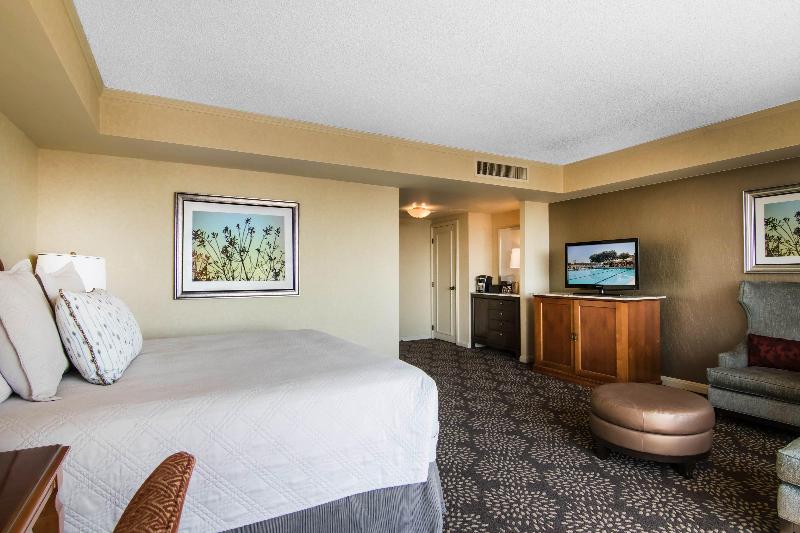 스탠다드 룸 킹사이즈 침대, Omni Las Colinas