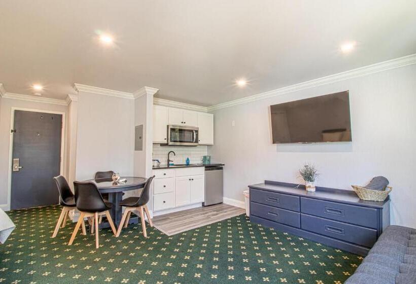 غرفة قياسية, The Niantic Inn