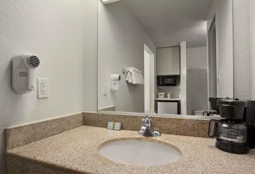 ２ダブルベッドのスタンダードルーム, Travelodge By Wyndham Outer Banks/kill Devil Hills