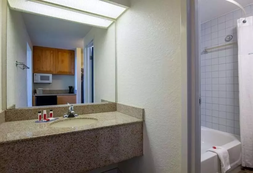 ダブルベッドスタンダードルーム, Travelodge By Wyndham Outer Banks/kill Devil Hills