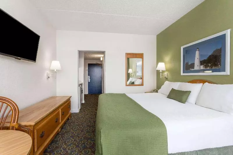 キングサイズベッドのスタンダードルーム, Travelodge By Wyndham Outer Banks/kill Devil Hills