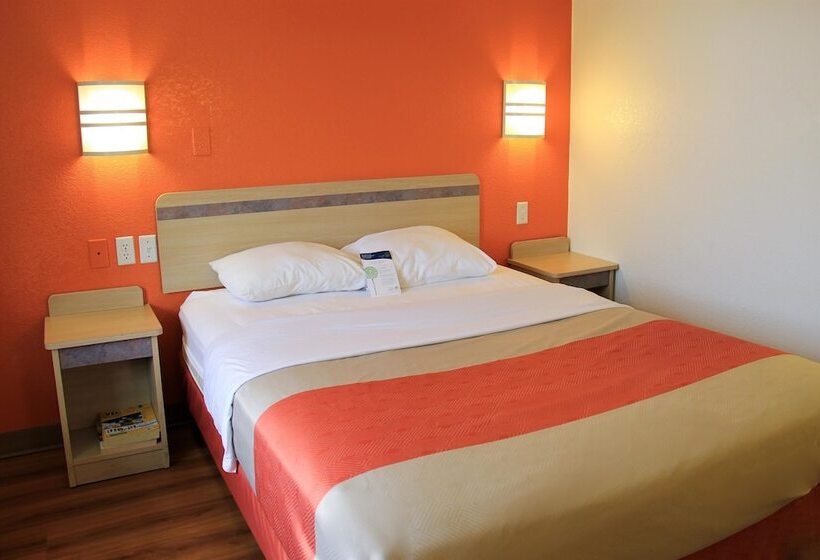 Номер Deluxe, Motel 6enfield, Ct  Hartford