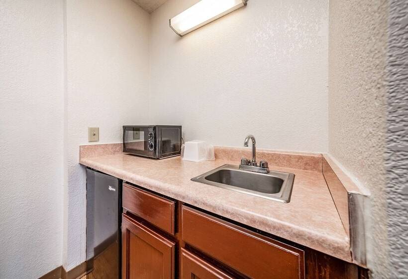 جناح, The Ellsworth Hotel, Ascend Hotel Collection