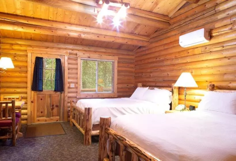 Suite Queen Bed, North Forty Resort