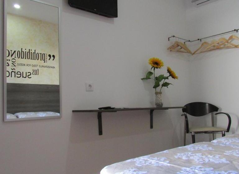 Номер Стандарт, Hostal Almagro