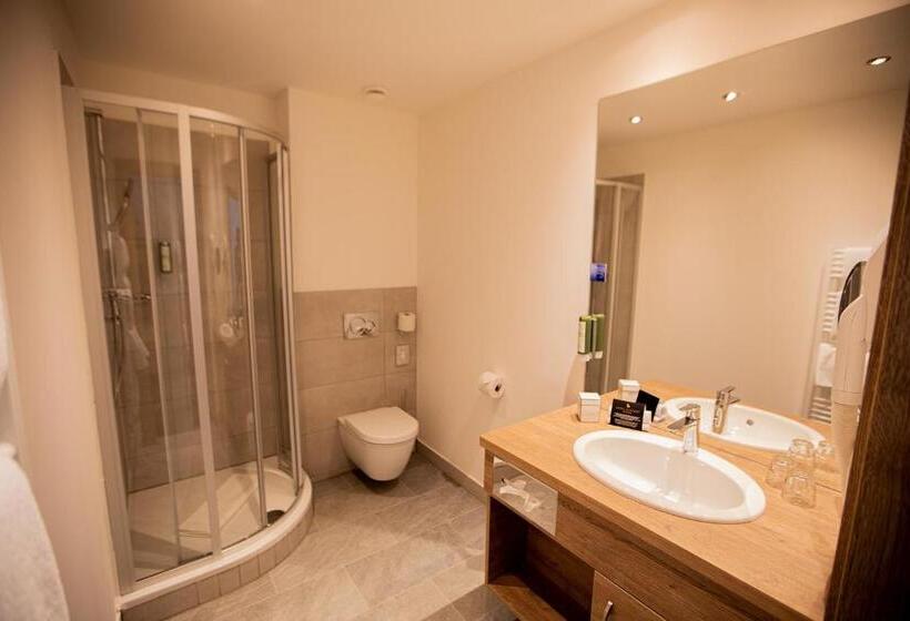 اتاق استاندارد, Elefant Family Business