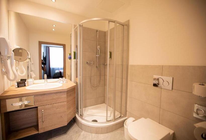 اتاق راحتی, Elefant Family Business