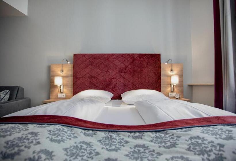 اتاق راحتی, Elefant Family Business