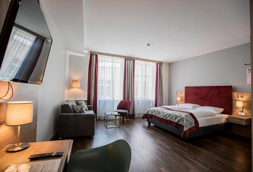 اتاق پرمیوم, Elefant Family Business