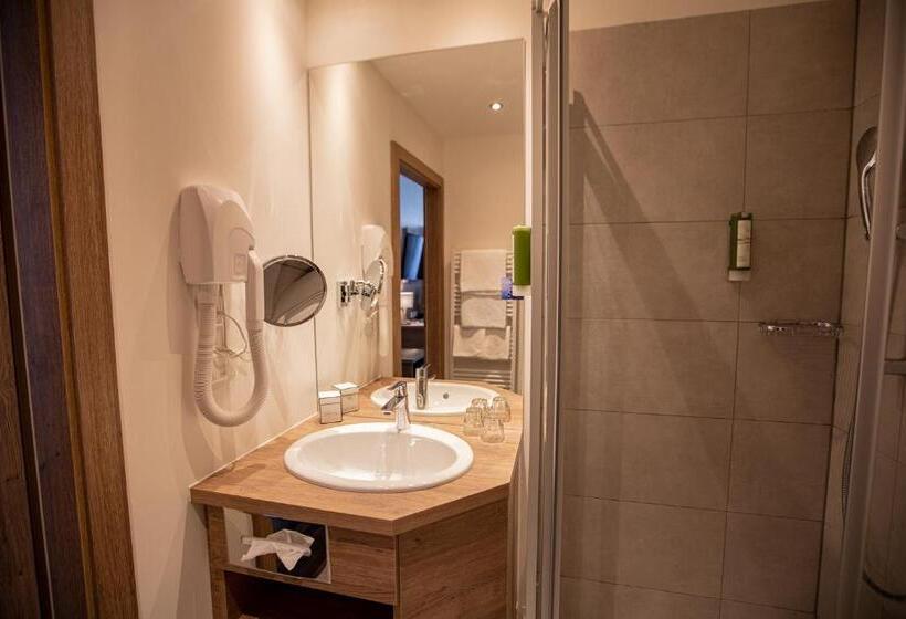 Premium Room City View, Elefant Family Business