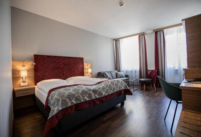 Premium Room City View, Elefant Family Business