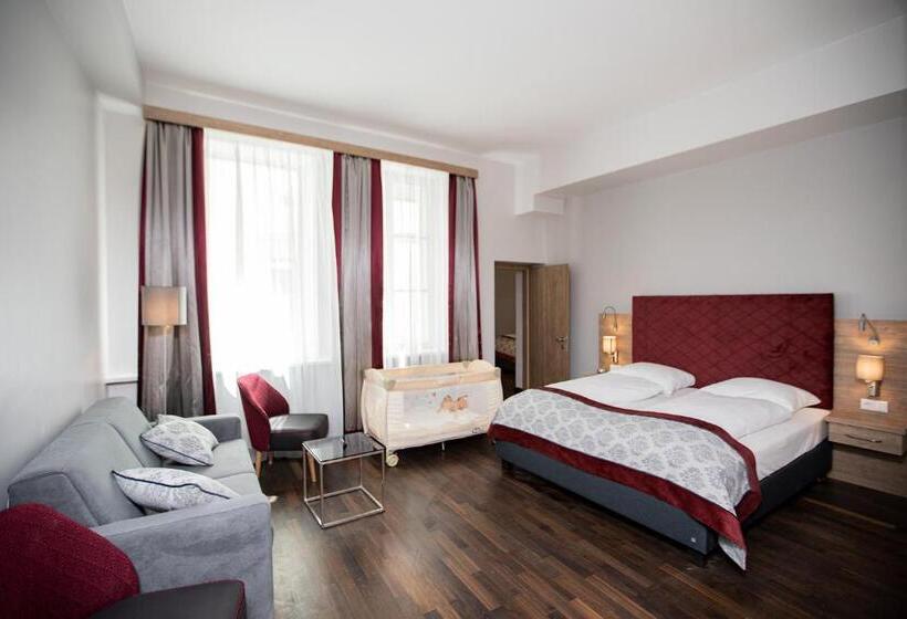 Premium Room City View, Elefant Family Business