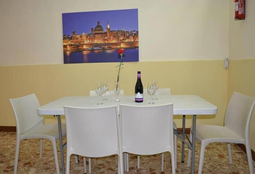 Triple Room Sea View, Le Malte House St. Julians