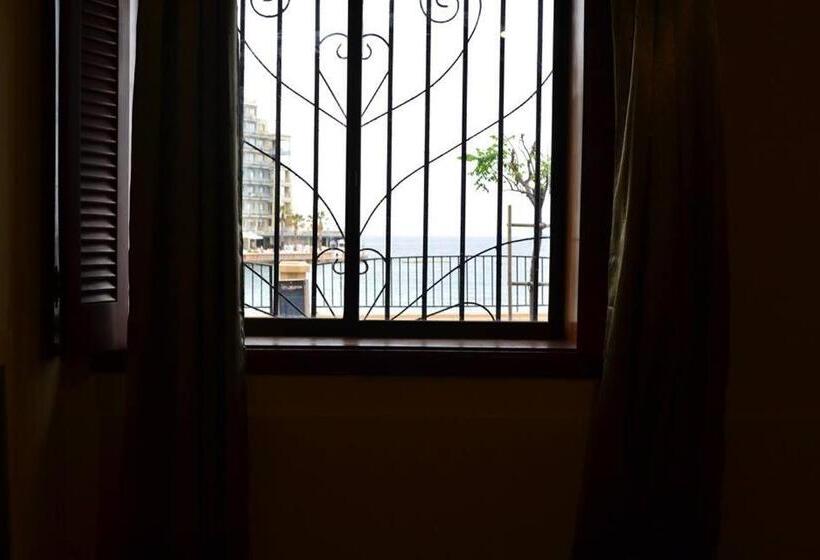 Triple Room Sea View, Le Malte House St. Julians