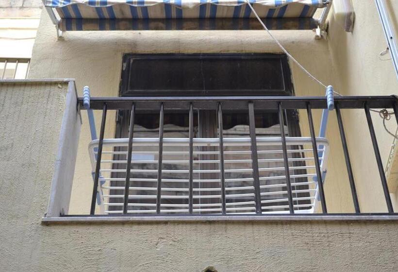 اتاق استاندارد سه نفره, Le Malte House St. Julians