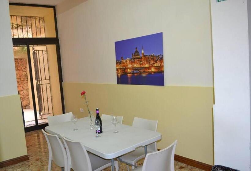 اتاق استاندارد سه نفره, Le Malte House St. Julians