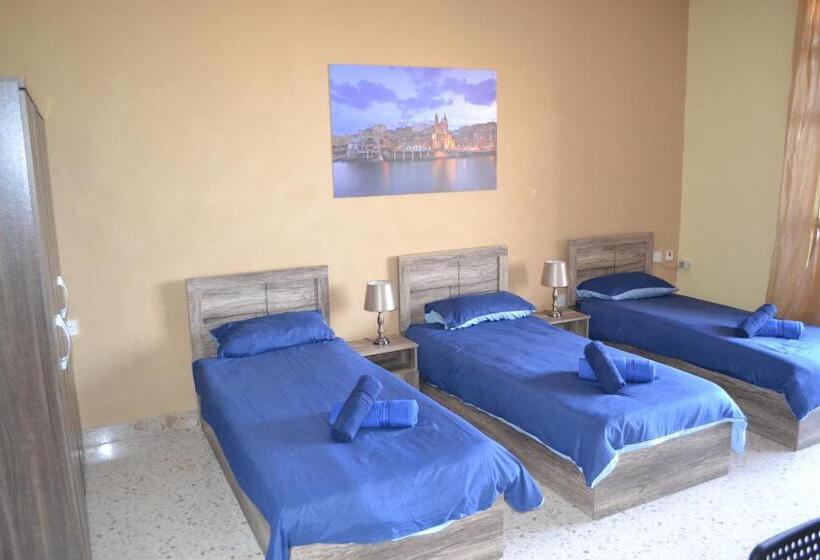 اتاق استاندارد چهار تخته با چشم‌انداز دریا, Le Malte House St. Julians