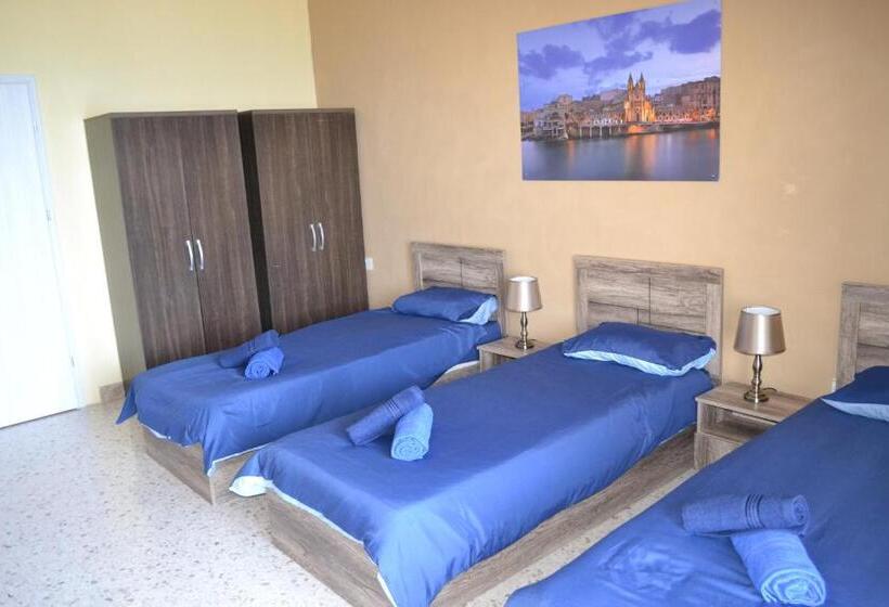 اتاق استاندارد چهار تخته با چشم‌انداز دریا, Le Malte House St. Julians