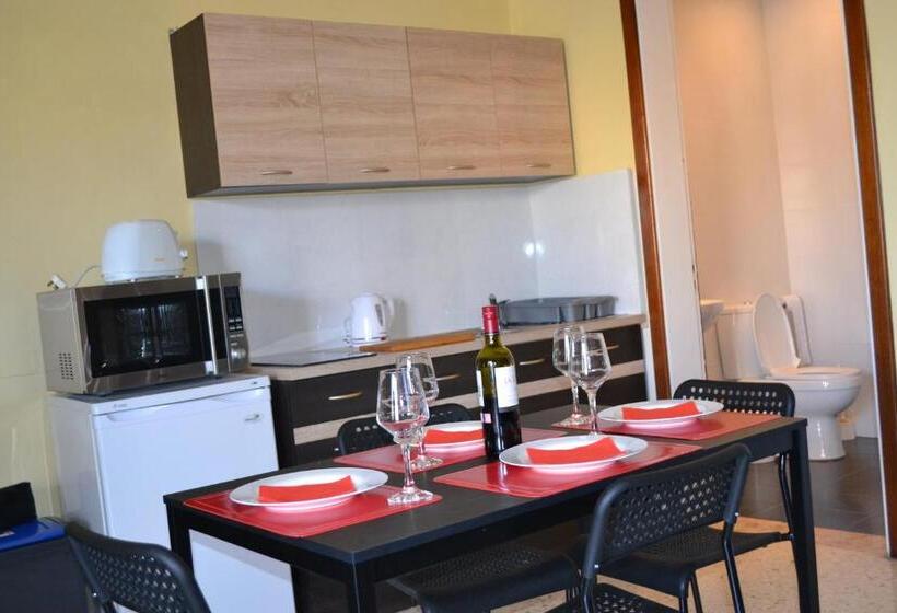 اتاق استاندارد چهار تخته با چشم‌انداز دریا, Le Malte House St. Julians