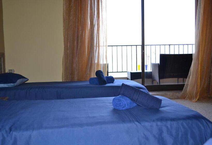 اتاق استاندارد چهار تخته با چشم‌انداز دریا, Le Malte House St. Julians