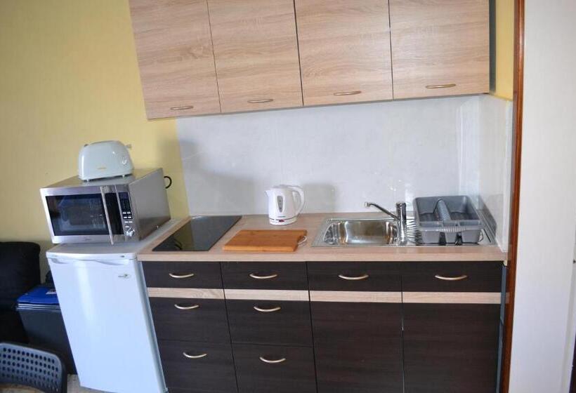 اتاق استاندارد چهار تخته با چشم‌انداز دریا, Le Malte House St. Julians