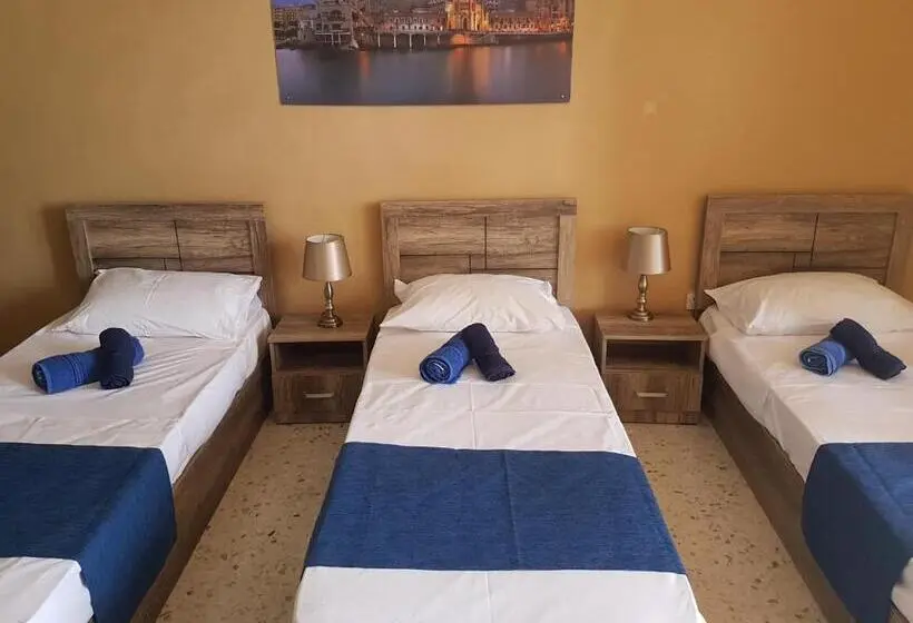 اتاق استاندارد چهار تخته با چشم‌انداز دریا, Le Malte House St. Julians
