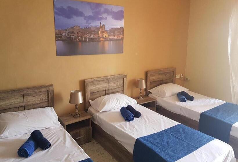 اتاق استاندارد چهار تخته با چشم‌انداز دریا, Le Malte House St. Julians