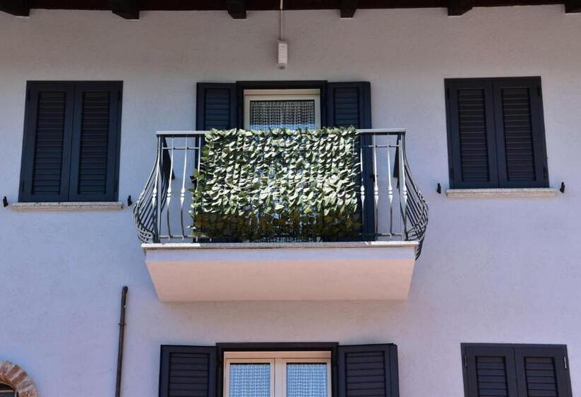 חדר סטנדרט לשלושה, B&b La Dolce Vita