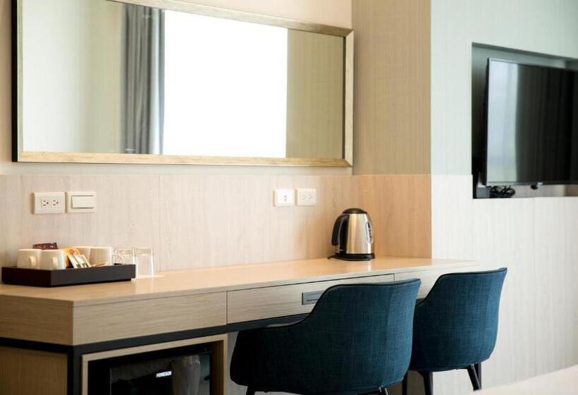 اتاق خانوادگی با چشمانداز باغ, 墾丁椰林 海灘文旅