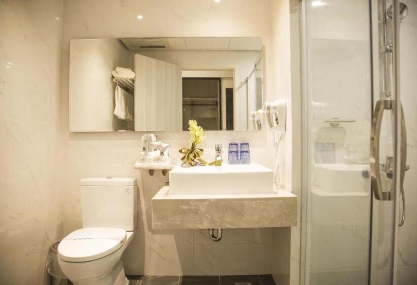 اتاق لوکس با بالکن و چشمانداز دریا, 墾丁椰林 海灘文旅