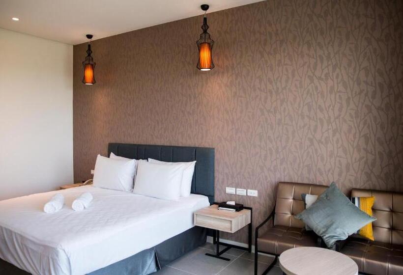 اتاق لوکس با بالکن و چشمانداز دریا, 墾丁椰林 海灘文旅