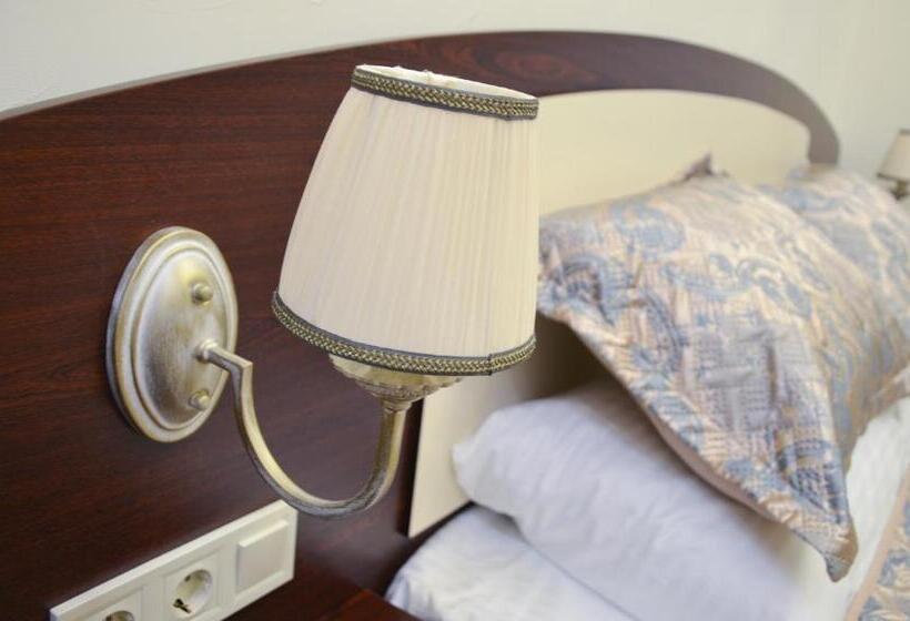 اتاق لوکس, Apartment Nr. 8