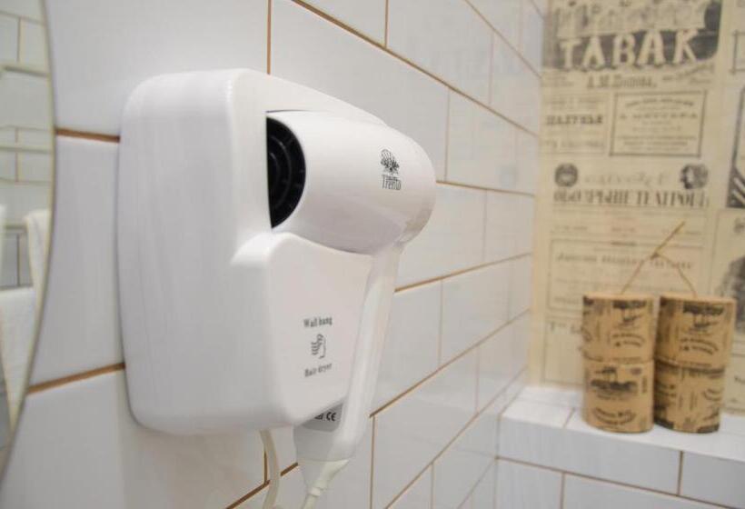 اتاق لوکس, Apartment Nr. 8