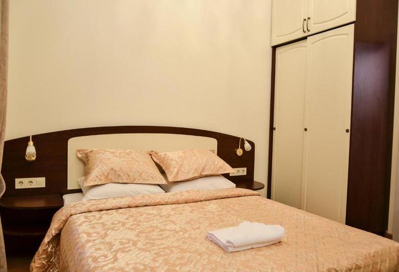 اتاق استاندارد, Apartment Nr. 8