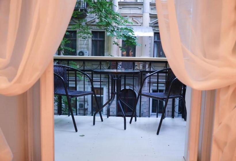 اتاق لوکس با بالکن, Apartment Nr. 8