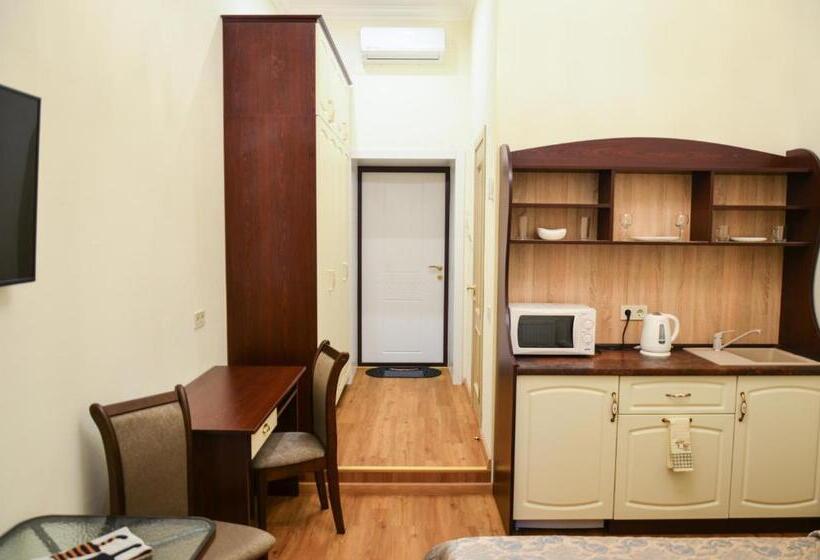 اتاق لوکس با بالکن, Apartment Nr. 8