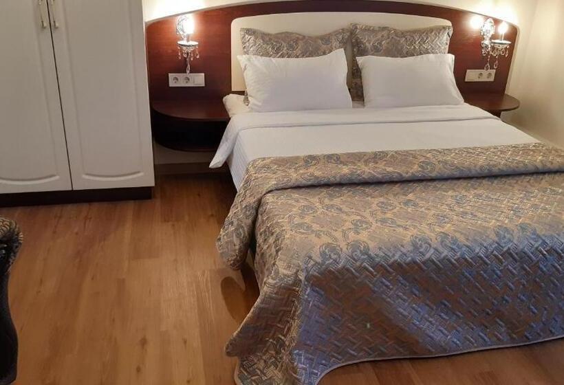 سوییت, Apartment Nr. 8