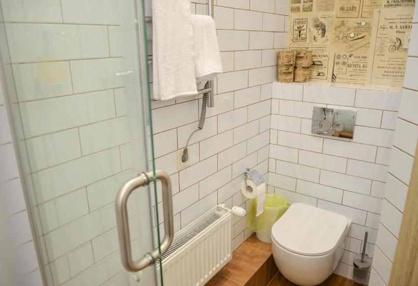 سوییت, Apartment Nr. 8