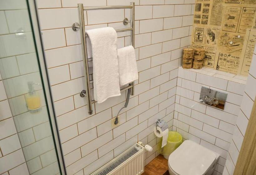 سوییت, Apartment Nr. 8