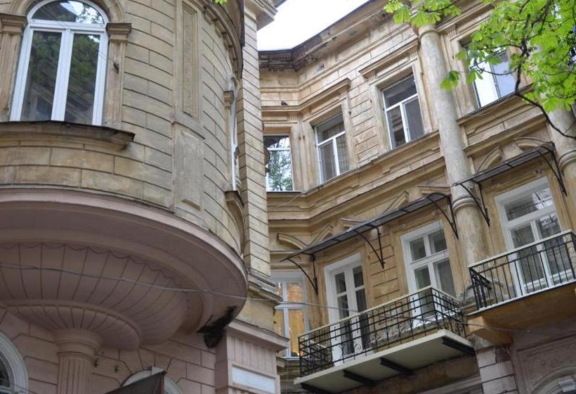 اتاق لوکس با بالکن, Apartment Nr. 8