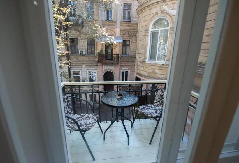 اتاق لوکس با بالکن, Apartment Nr. 8