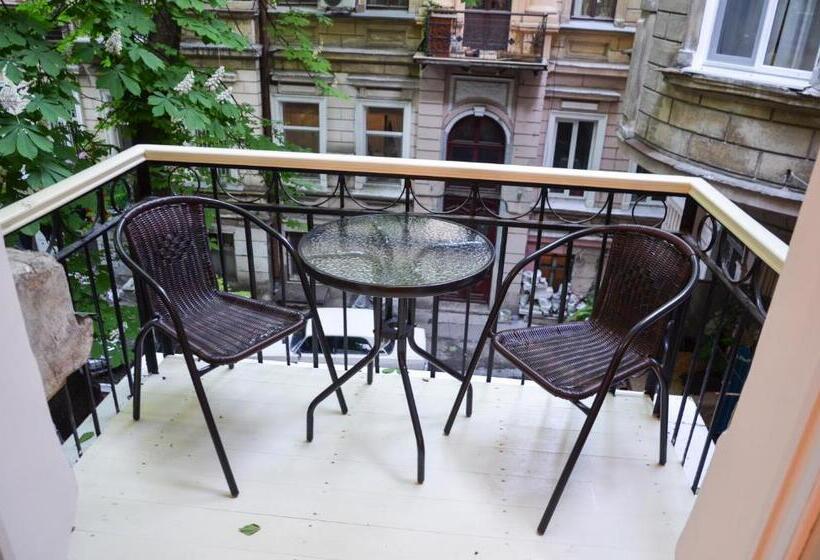 اتاق لوکس با بالکن, Apartment Nr. 8