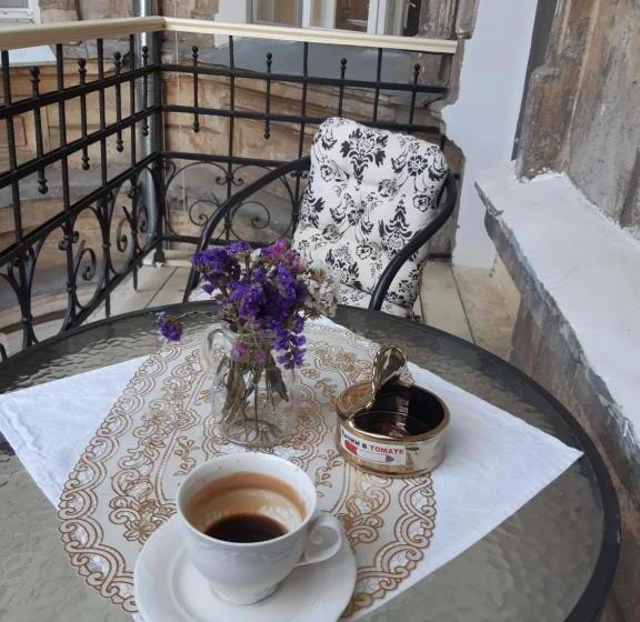 سوئیت با بالکن, Apartment Nr. 8